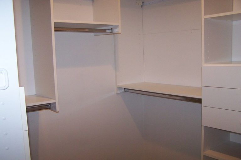 Photo of property in 42 Matterhorn Crescent, Northpark, Auckland, 2013