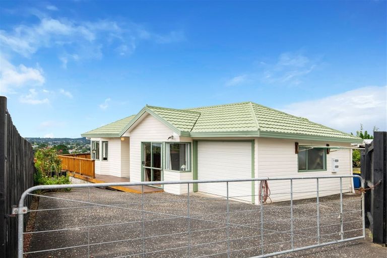 Photo of property in 1/204 Sturges Road, Henderson, Auckland, 0612