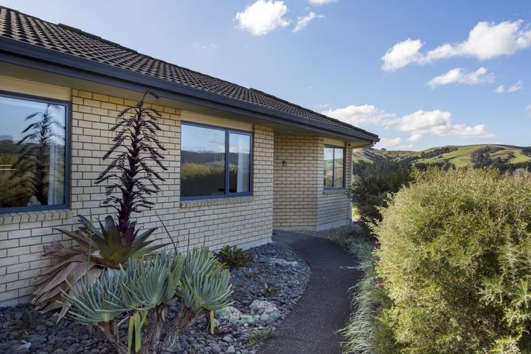 Photo of property in 20 Te Kauri Place, Helensville, 0800