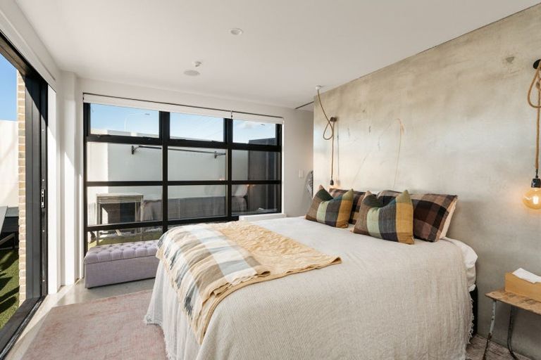 Photo of property in 212 Marine Parade, Mount Maunganui, 3116