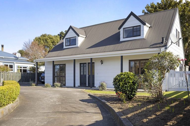 Photo of property in 28 Mccarthy Street, Hawera, 4610