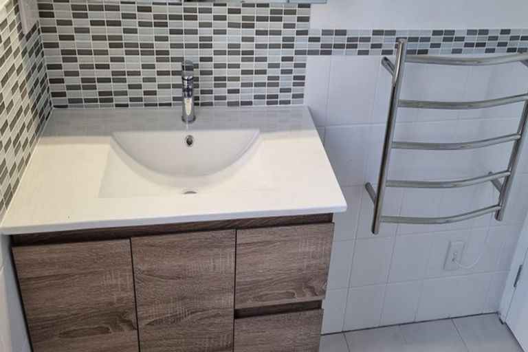 Photo of property in 37 Innisowen Place, Flat Bush, Auckland, 2019