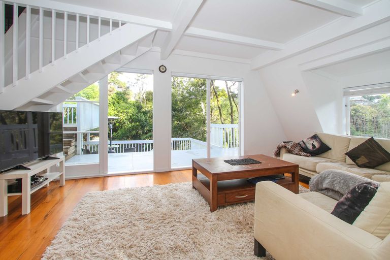 Photo of property in 120 Park Hill Road, Birkenhead, Auckland, 0626