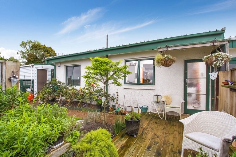 Photo of property in 1/153a Te Atatu Road, Te Atatu South, Auckland, 0610