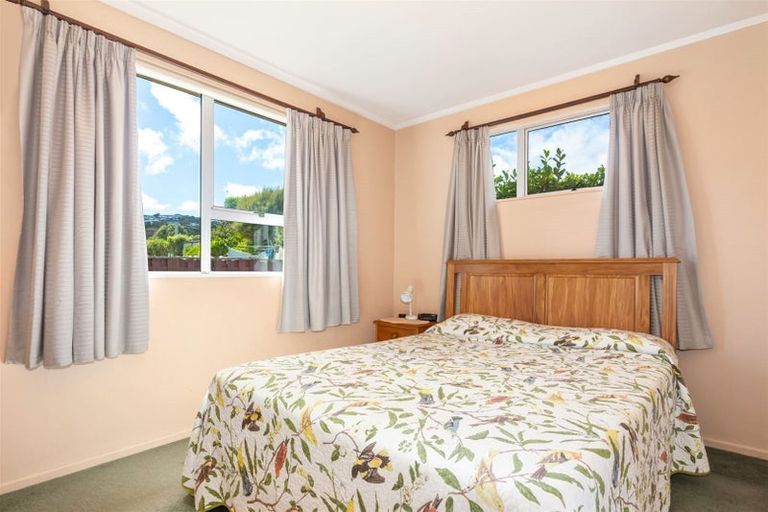 Photo of property in 20 Cassley Crescent, Papakowhai, Porirua, 5024