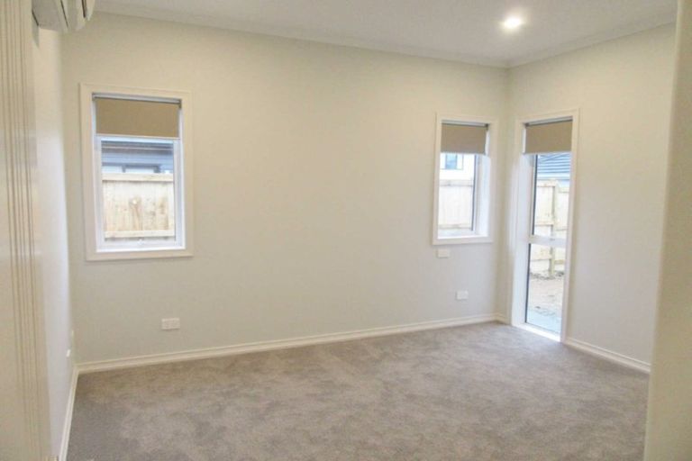 Photo of property in 12 Brumbie Way, Karaka, Papakura, 2113