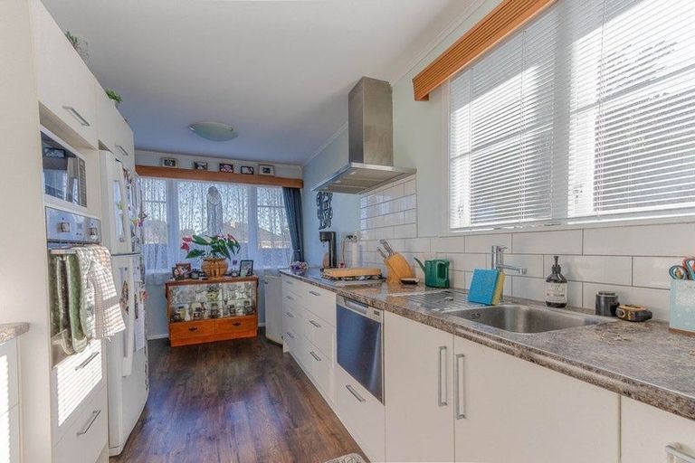 Photo of property in 2 Kuaka Place, Castlecliff, Whanganui, 4501