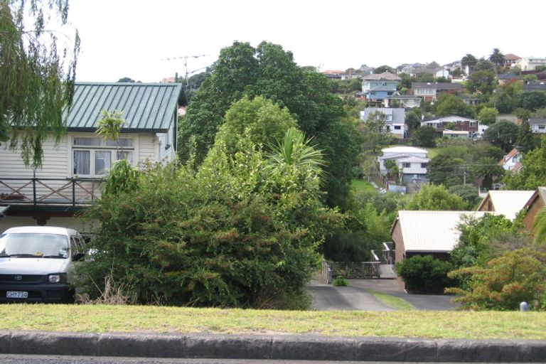 Photo of property in 2/22 Nigel Road, Browns Bay, Auckland, 0630