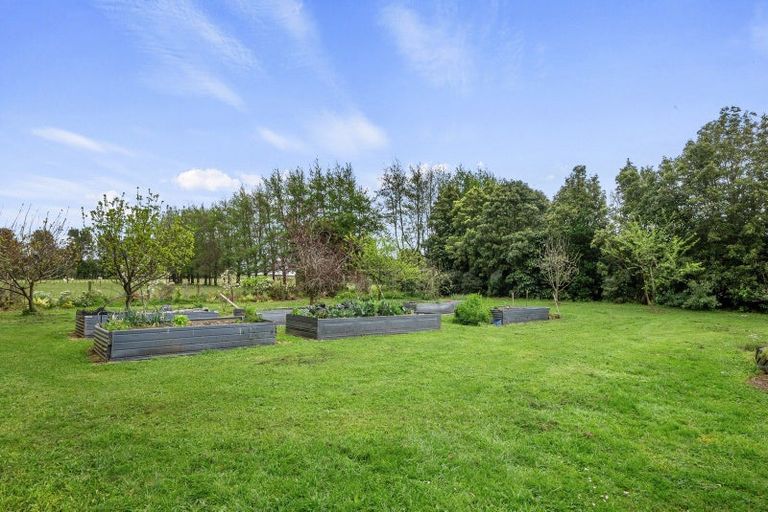 Photo of property in 1098 Queen Street East, Levin, 5571