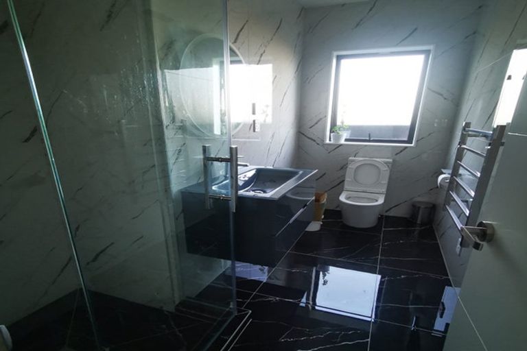 Photo of property in 33 Kotuitui Drive, Wainui, Silverdale, 0992