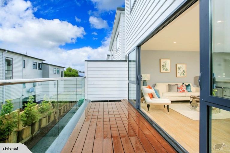 Photo of property in 7 Woodall Place, Totara Vale, Auckland, 0627