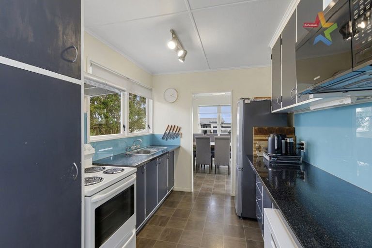 Photo of property in 27 Mossburn Grove, Kelson, Lower Hutt, 5010