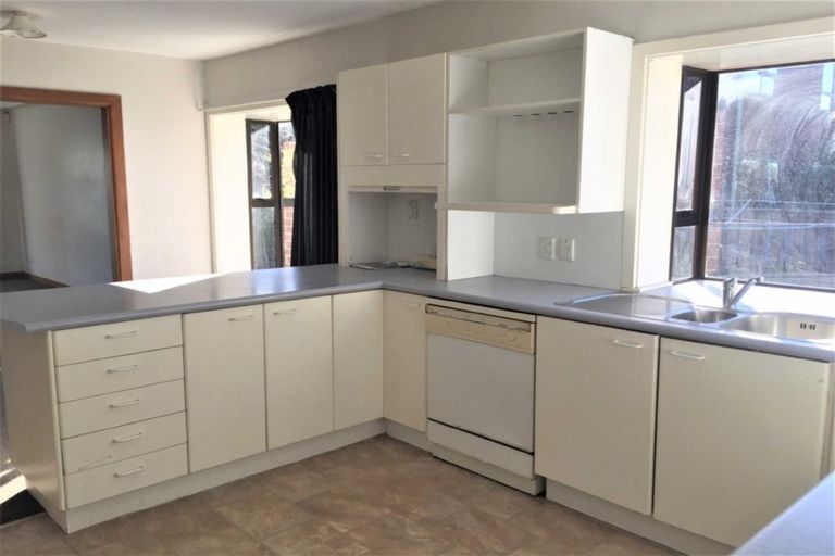 Photo of property in 6 Wyatt Place, Russley, Christchurch, 8042