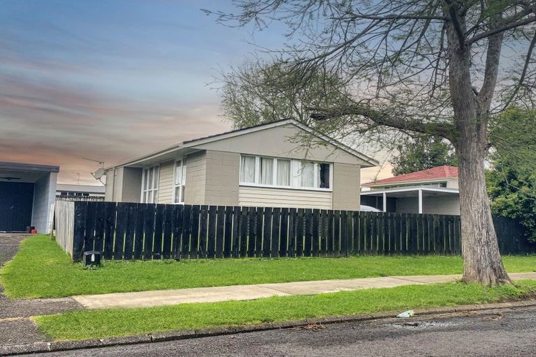 Photo of property in 9 Huia Street, Waiuku, 2123