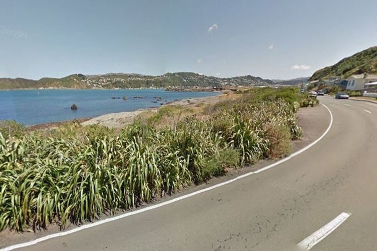 Photo of property in 50 Moa Point Road, Moa Point, Wellington, 6022