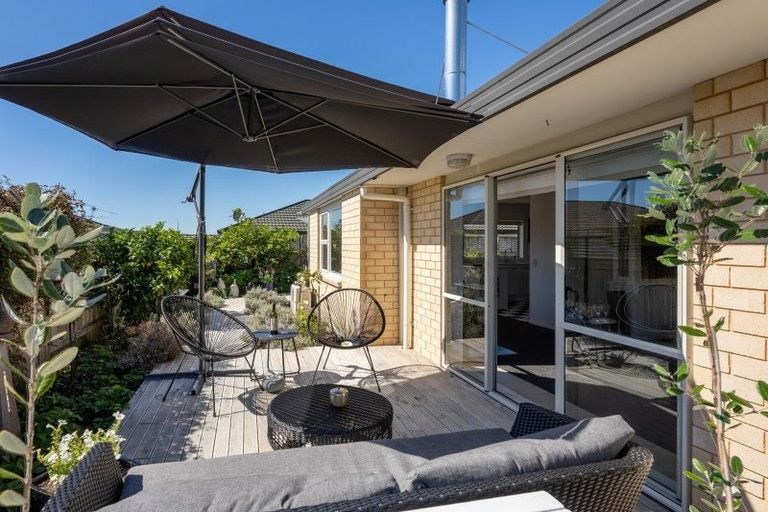 Photo of property in 5a Hemi Street, Waikanae, 5036