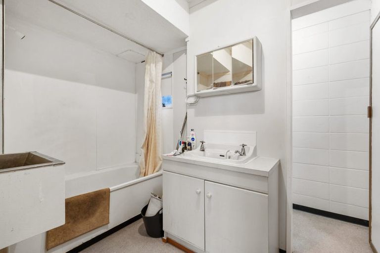 Photo of property in 2/4 Kenwyn Terrace, Newtown, Wellington, 6021