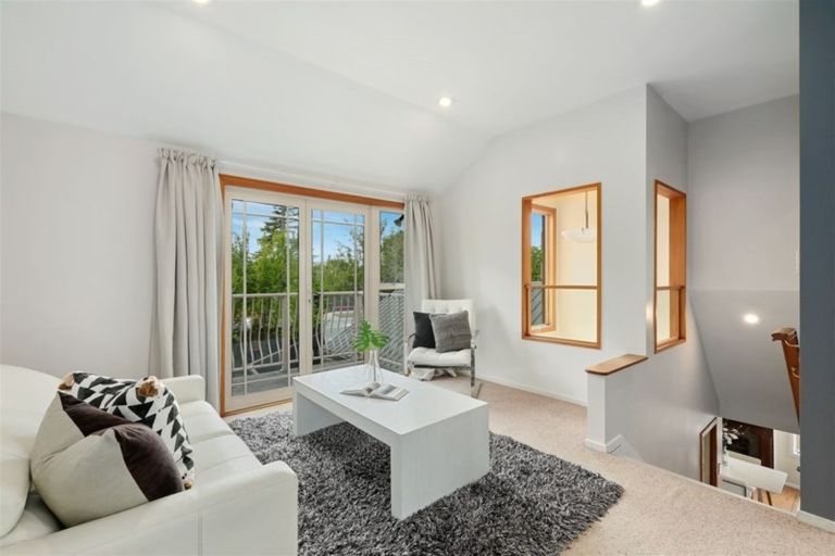 Photo of property in 55 Memorial Avenue, Ilam, Christchurch, 8053