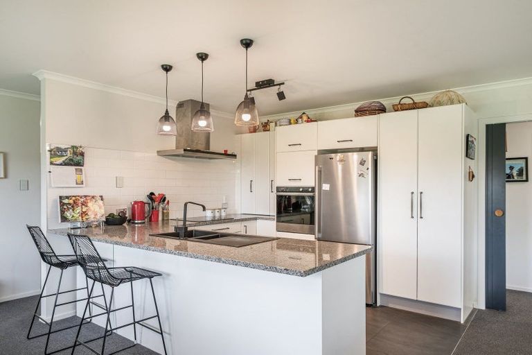 Photo of property in 1098 Queen Street East, Levin, 5571