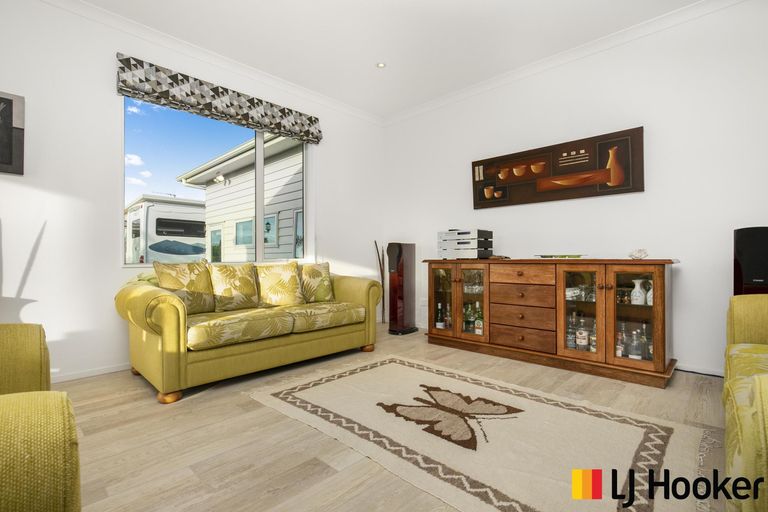 Photo of property in 2 Capriole Crescent, Kingseat, Papakura, 2580