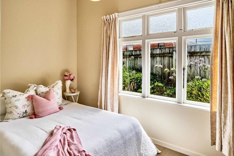 Photo of property in 10 Lambley Road, Titahi Bay, Porirua, 5022