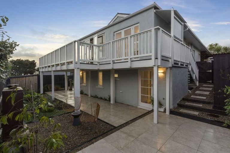 Photo of property in 120 Island Bay Road, Beach Haven, Auckland, 0626