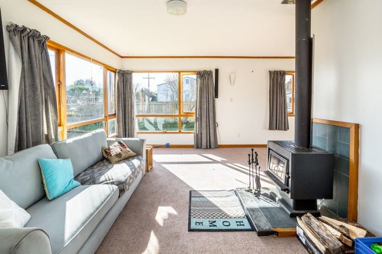 Photo of property in 20 Dublin Street, Martinborough, 5711