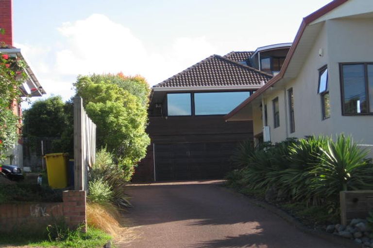 Photo of property in 1/324 Beach Road, Campbells Bay, Auckland, 0630