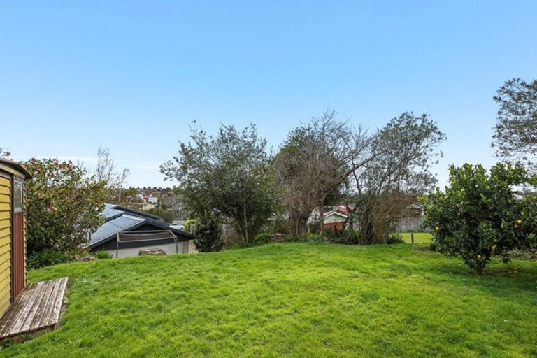 Photo of property in 12 Thomson Avenue, Dinsdale, Hamilton, 3204