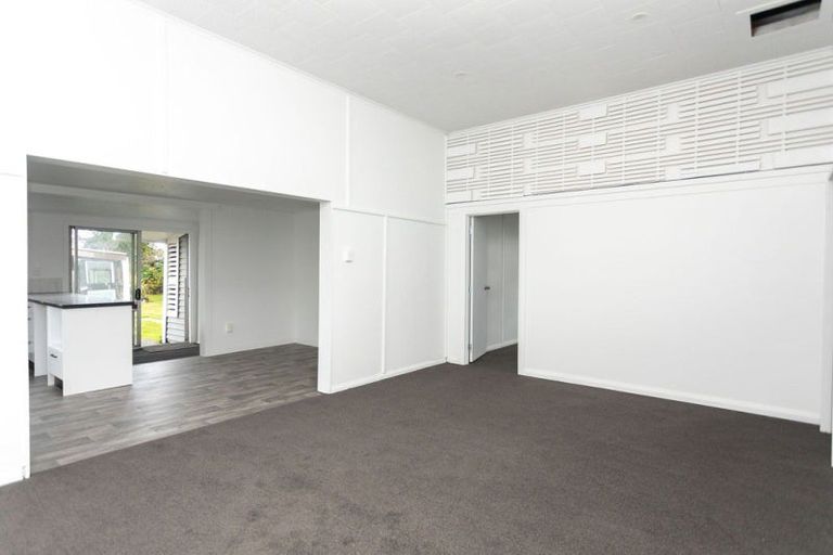 Photo of property in 42 Tennyson Street, Dannevirke, 4930