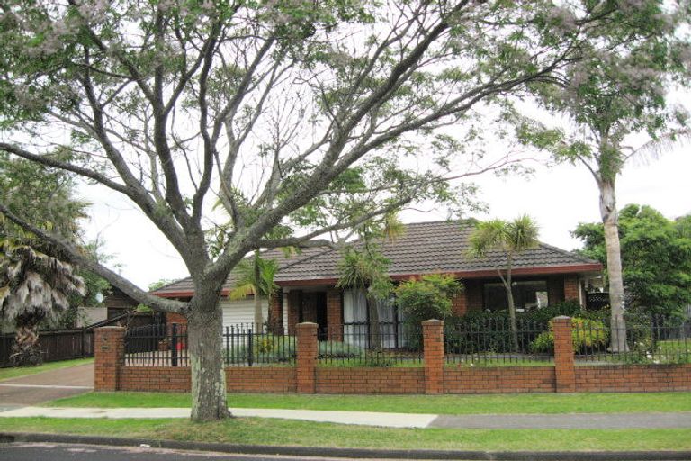 Photo of property in 184 Walter Strevens Drive, Conifer Grove, Takanini, 2112