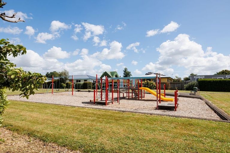 Photo of property in 4 Ngarimu Street, Roslyn, Palmerston North, 4414