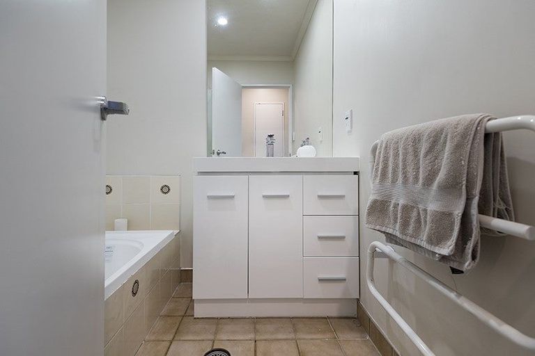 Photo of property in 50 Chapel Road, Flat Bush, Auckland, 2019