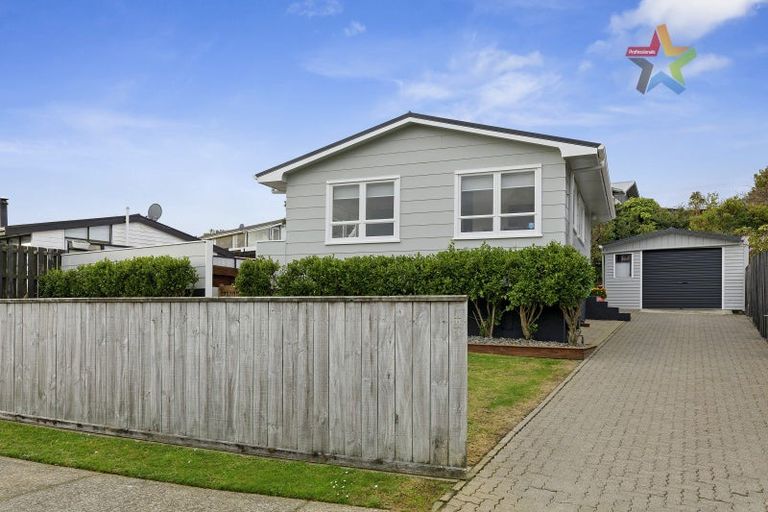 Photo of property in 27 Mossburn Grove, Kelson, Lower Hutt, 5010
