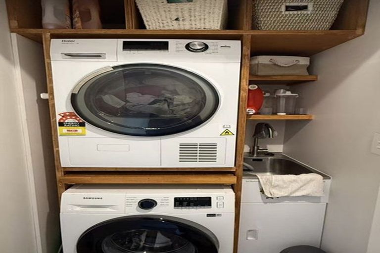 Photo of property in 34 Huri Street, Mangere Bridge, Auckland, 2022