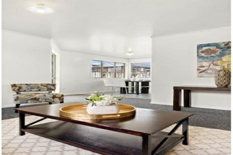 Photo of property in 12 Josie Lane, Manurewa, Auckland, 2102