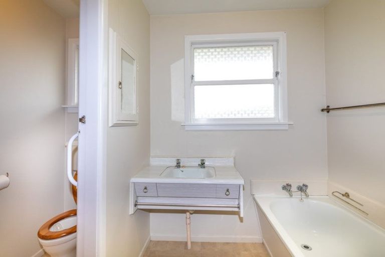 Photo of property in 141 Yaldhurst Road, Sockburn, Christchurch, 8042