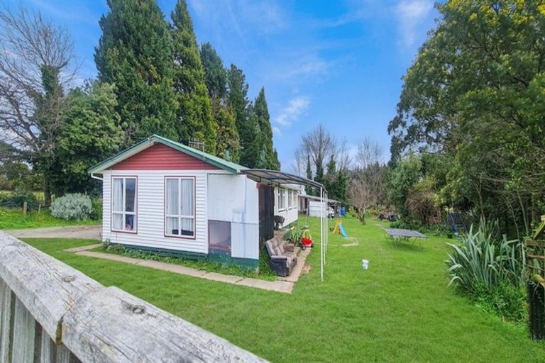 Photo of property in 100 Alexandra Street, Marton, 4710