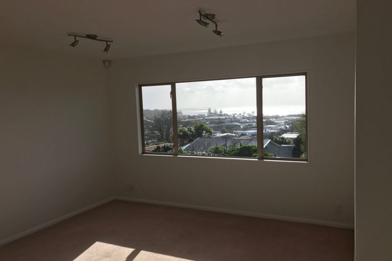 Photo of property in 2 Arran Road, Browns Bay, Auckland, 0630