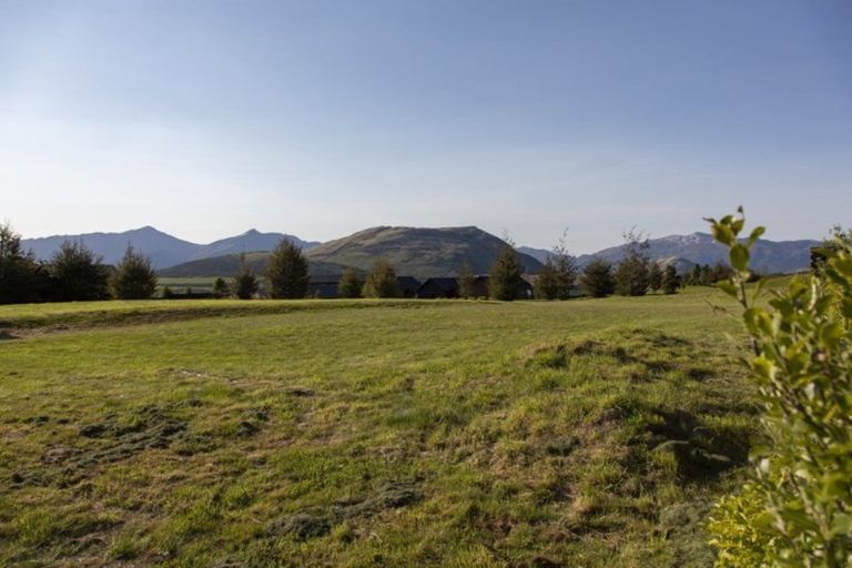 Photo of property in 10 Hovingham Court, Jacks Point, Queenstown, 9371