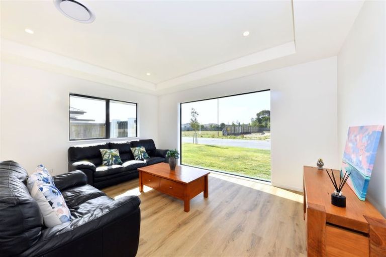 Photo of property in 33 Russell Lilley Drive, Rolleston, 7614