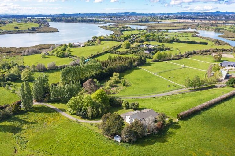 Photo of property in 42 Arana Drive, Karaka, Drury, 2578