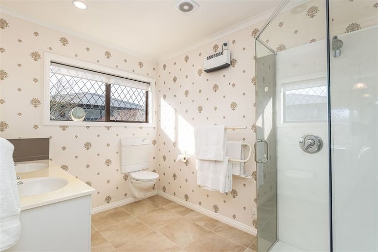 Photo of property in 24 Tomes Road, St Albans, Christchurch, 8052