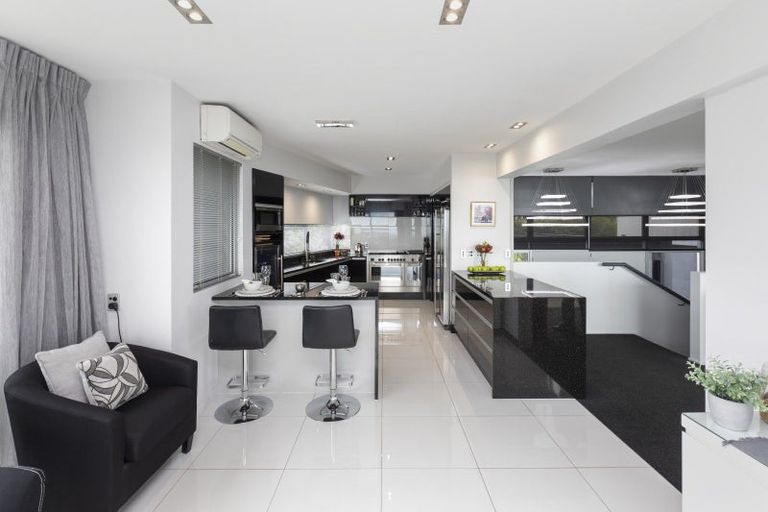 Photo of property in 12 Harry Ell Drive, Cashmere, Christchurch, 8022