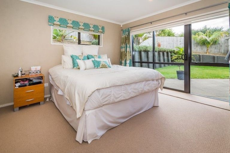 Photo of property in 26 Kilkelly Avenue, Pinehill, Auckland, 0632