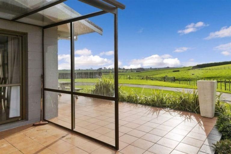Photo of property in 52 Denby Road, Hawera, 4672