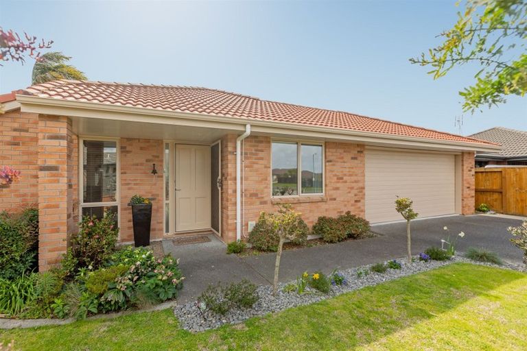 Photo of property in 56 Carrington Drive, Papamoa Beach, Papamoa, 3118