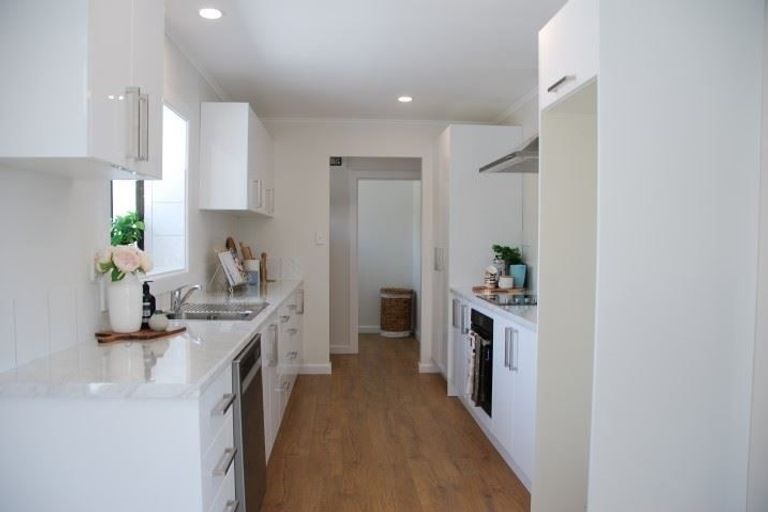 Photo of property in 45 Emlyn Place, Avondale, Christchurch, 8061