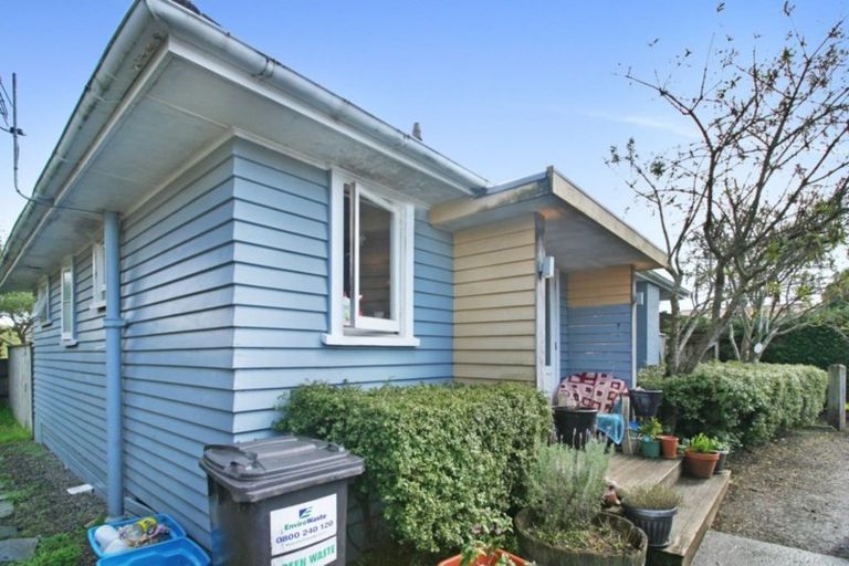 Photo of property in 51a Omata Road, Marfell, New Plymouth, 4310