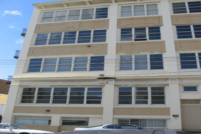 Photo of property in 15/37 Majoribanks Street, Mount Victoria, Wellington, 6011